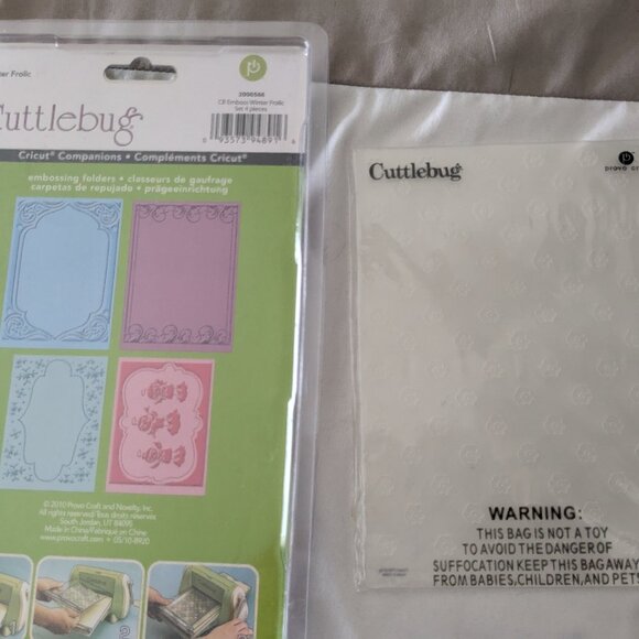 Cuttlebug Embossing Folders - Winter Frolic Set & Little flowers - Picture 4 of 4